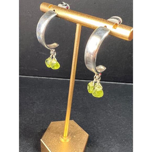 NEW peridot sterling silver crescent hoop earrings - Picture 10 of 16